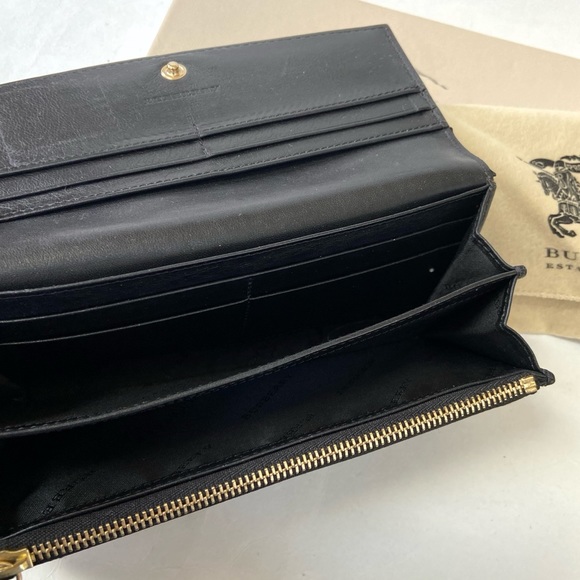 Burberry Horseferry Check and Black Leather Continental Wallet w/Box and Dustbag - Picture 7 of 17